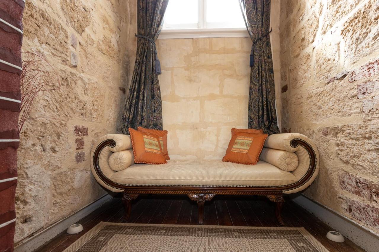 Fremantle Bed & Breakfast Bed & Breakfast Fremantle