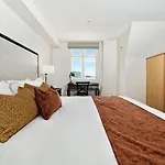 The National Hotel