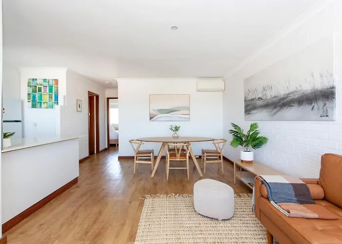 Modern Fremantle- Two Bedroom Apartment