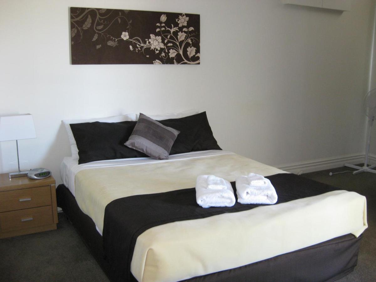Harbourside Apartment *