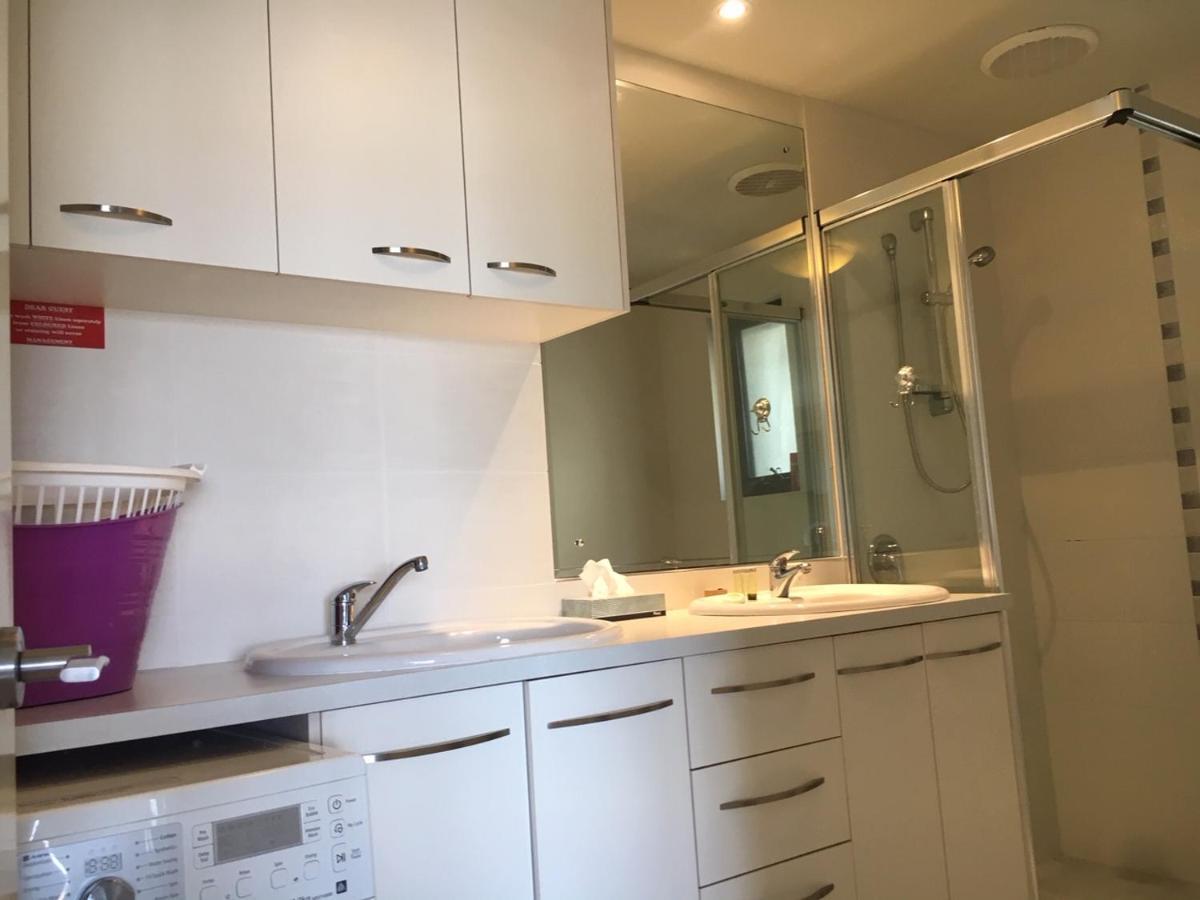 Harbourside Apartment *