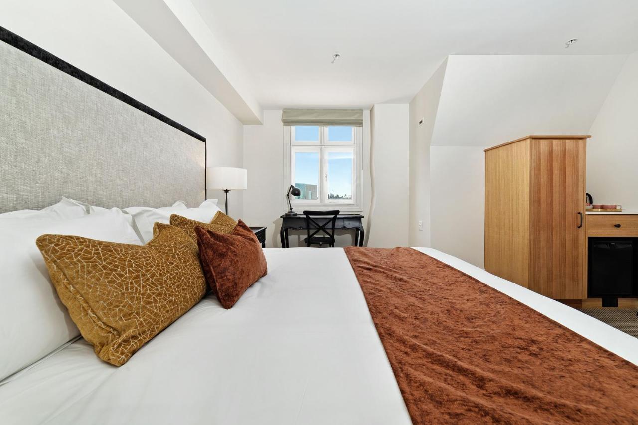 The National Hotel Fremantle