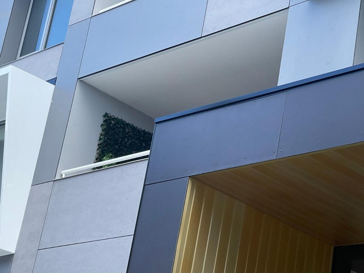 Heart Of Fremantle: Chic 2-bed In Prime Location Apartment *