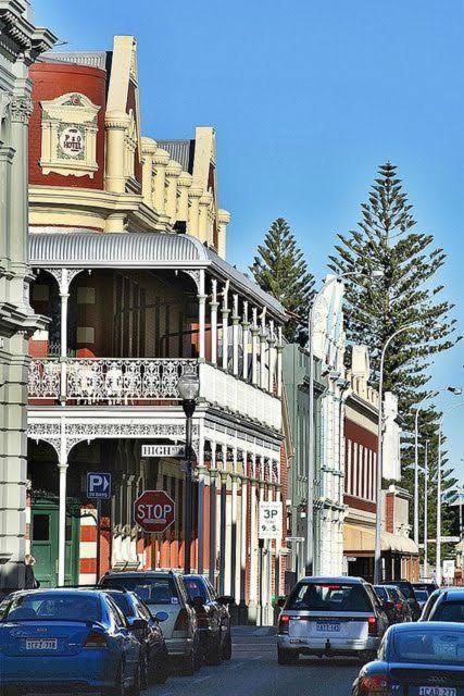 Heart Of Fremantle: Chic 2-bed In Prime Location Apartment