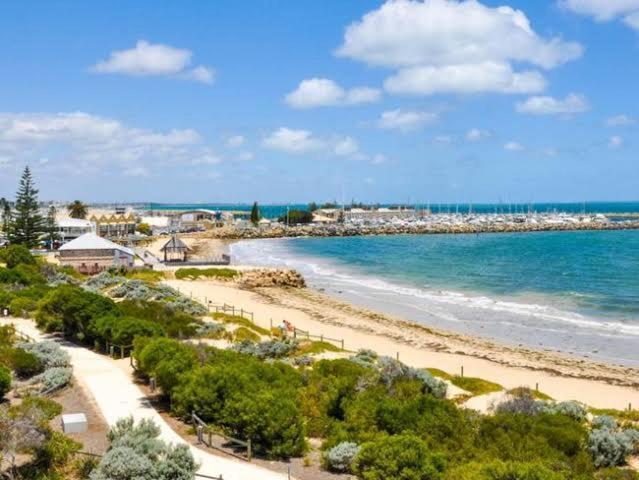 Heart Of Fremantle: Chic 2-bed In Prime Location Apartment
