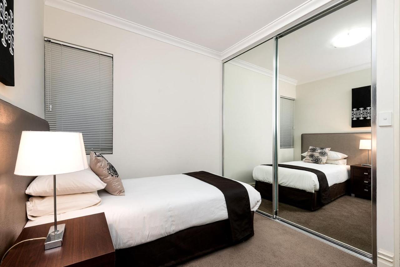 Harbourside Apartment *