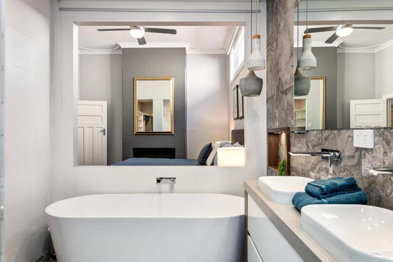 Solo42 - Mosman Park Prestige Holiday home *