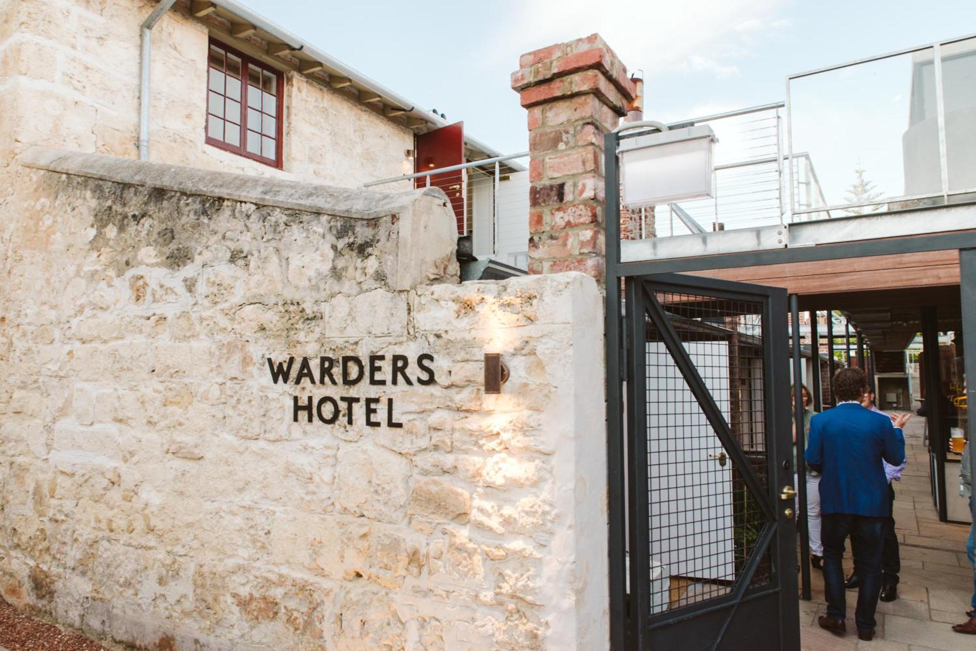 Warders By Garde 5*