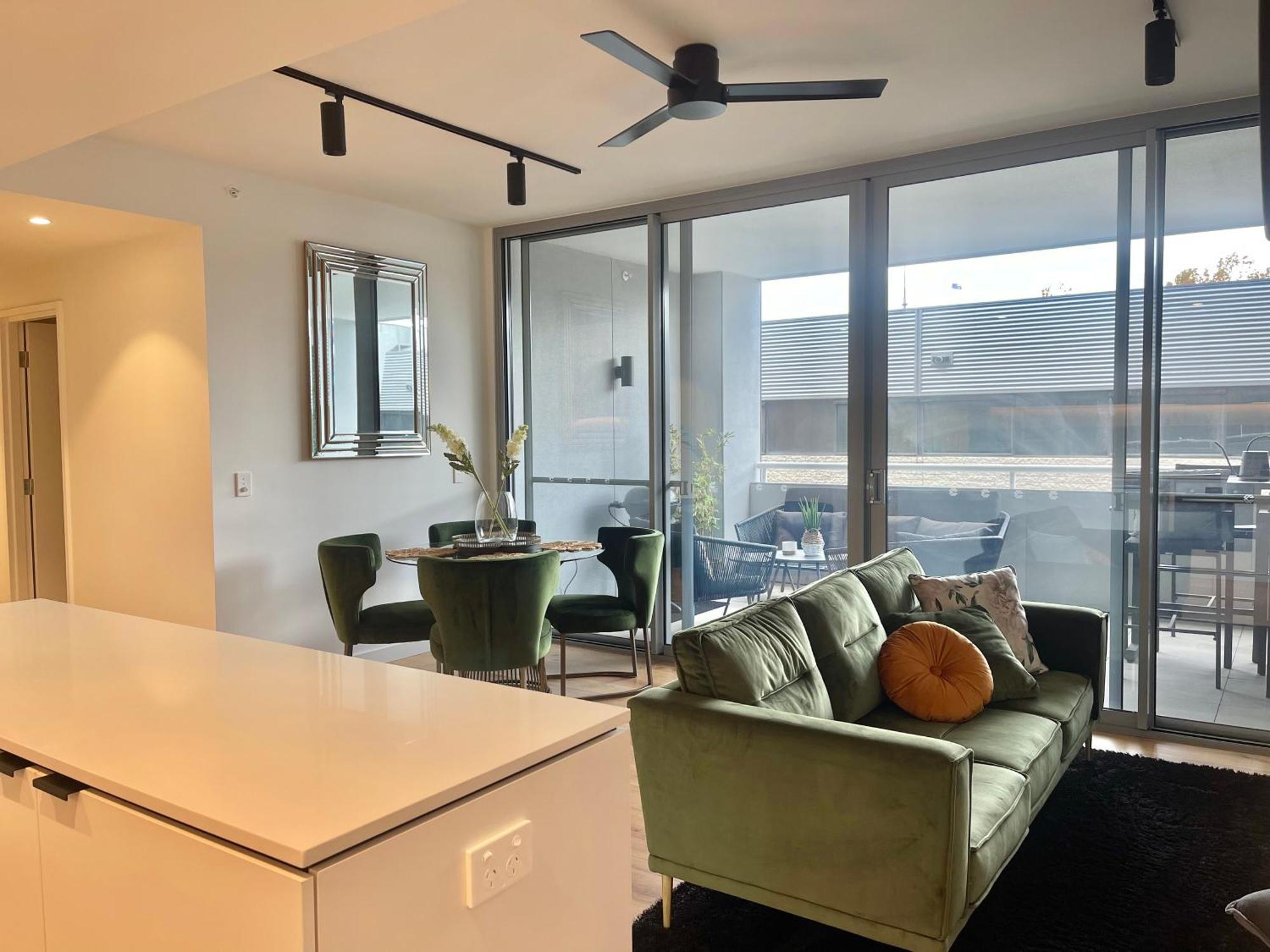 Heart Of Fremantle: Chic 2-bed In Prime Location