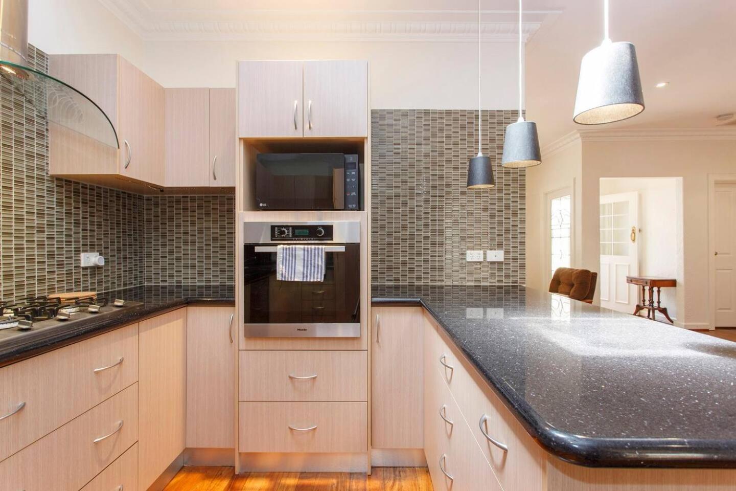 Directors Fabulous Local & Peaceful Holiday home