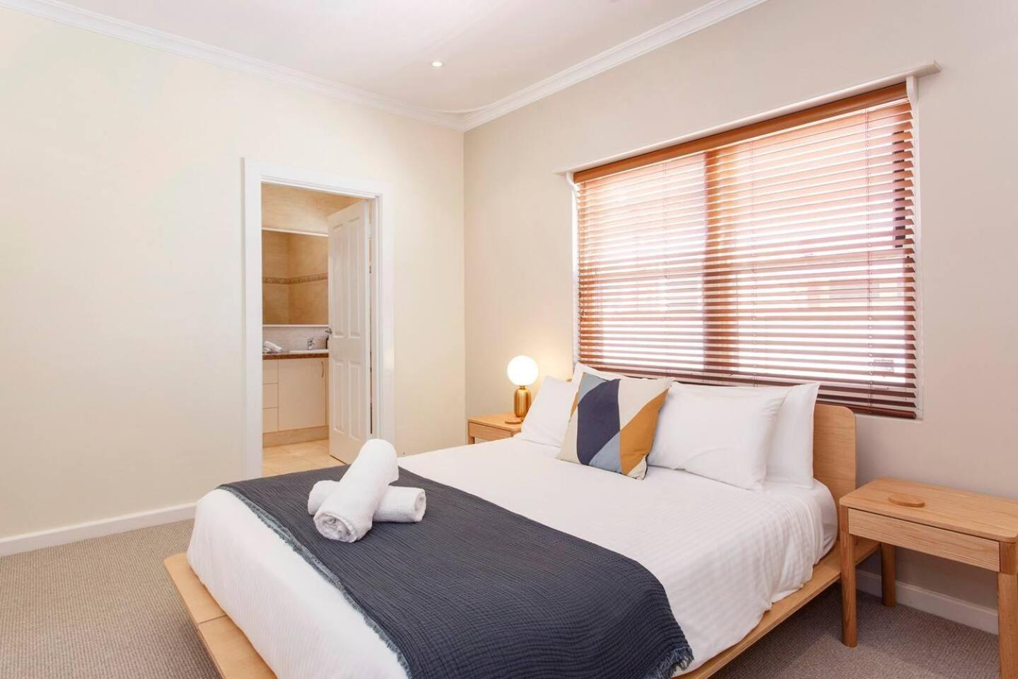 Directors Fabulous Local & Peaceful Holiday home