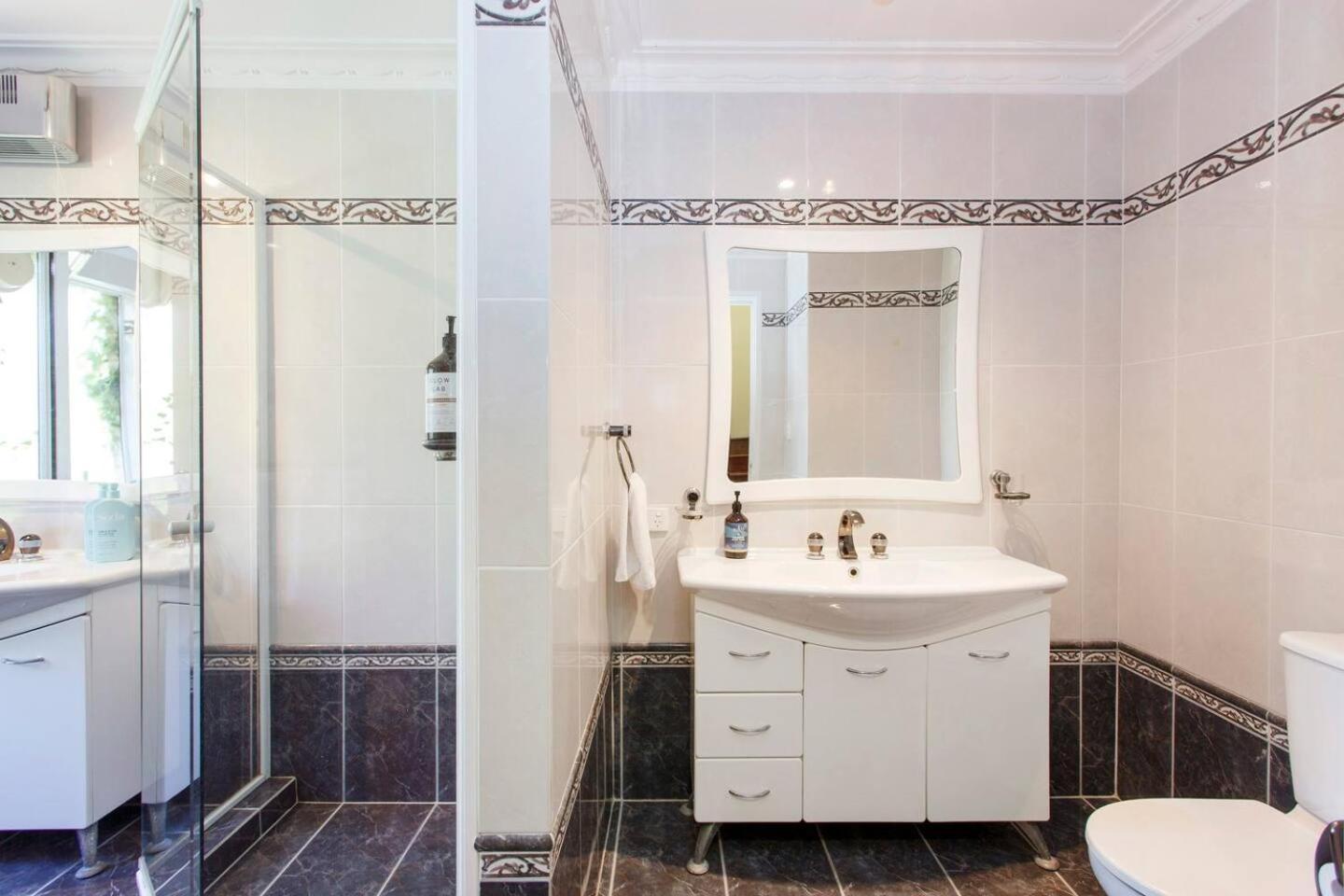 Classic Heritage Townhouse Freo Holiday home *