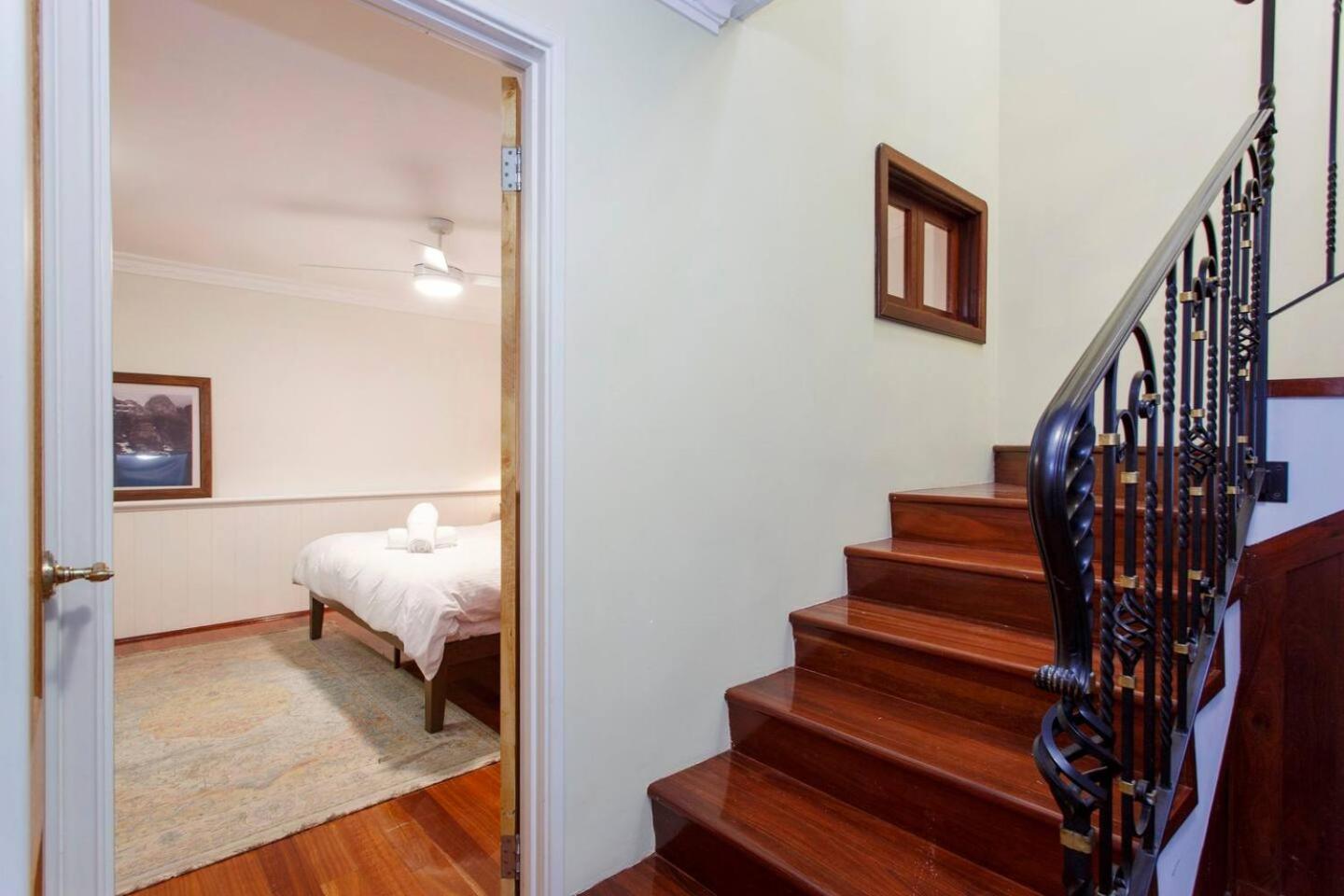 Classic Heritage Townhouse Freo