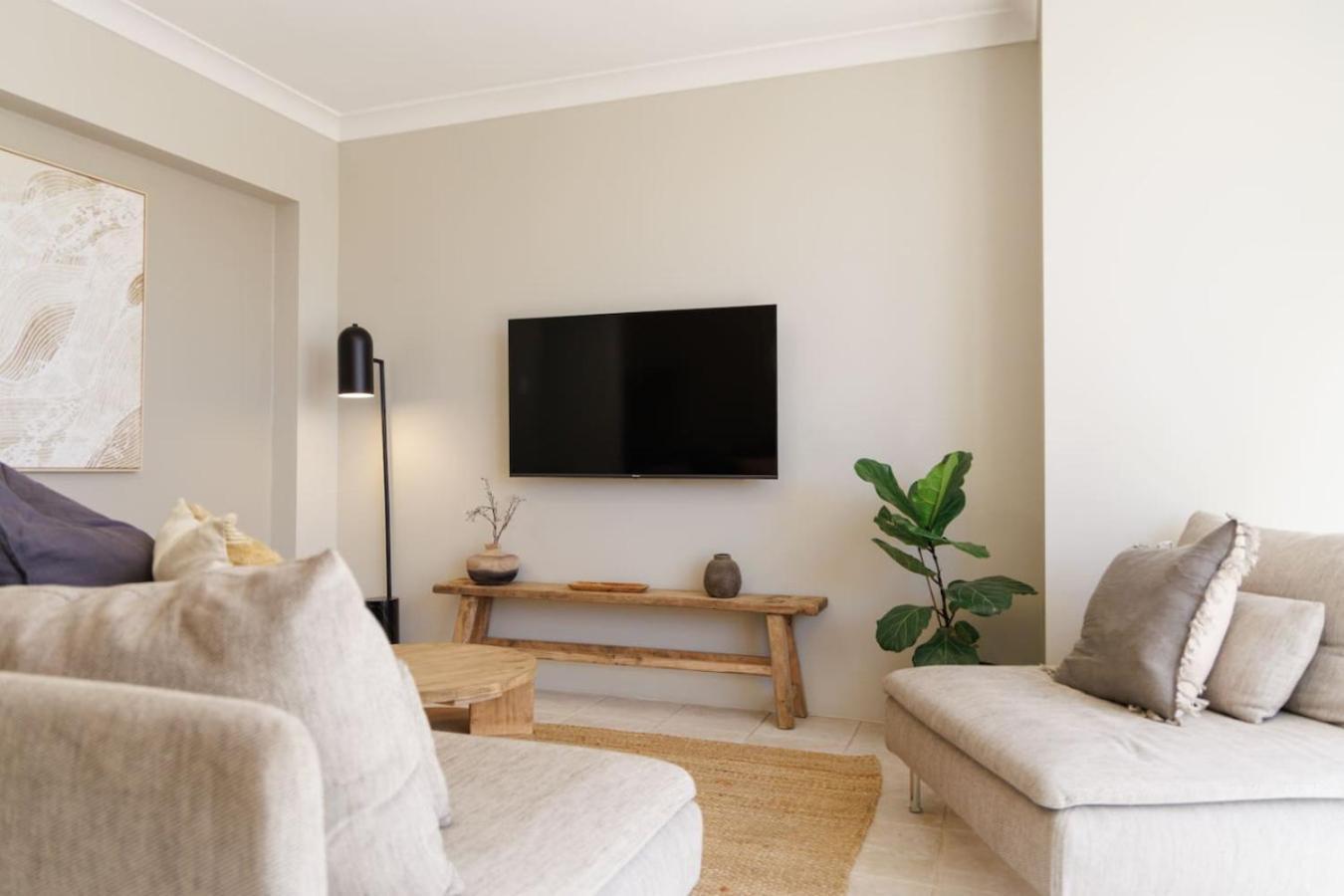 Cosy Courtyard - Central, Parking, Smarttv