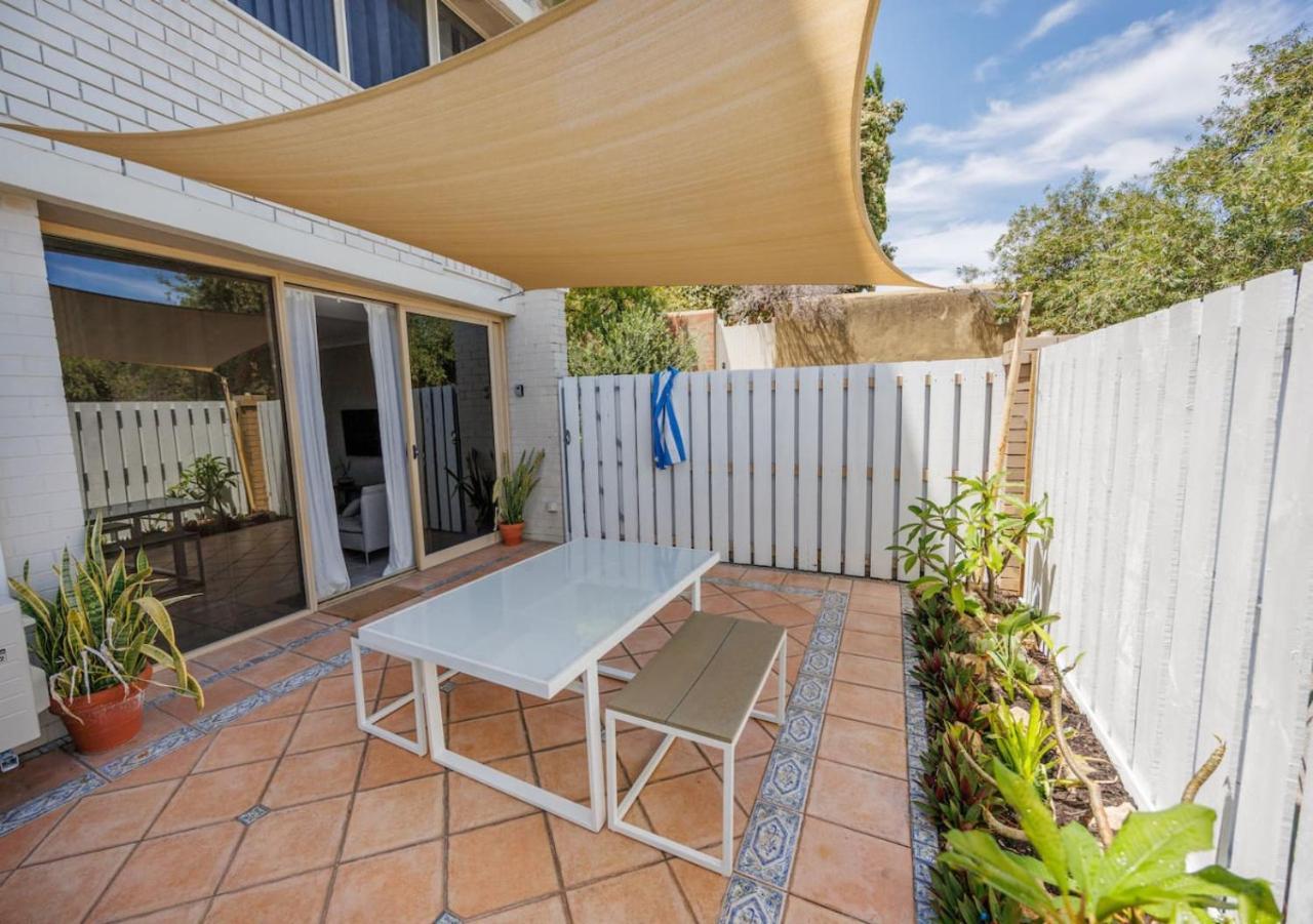 Cosy Courtyard - Central, Parking, Smarttv Apartment Fremantle