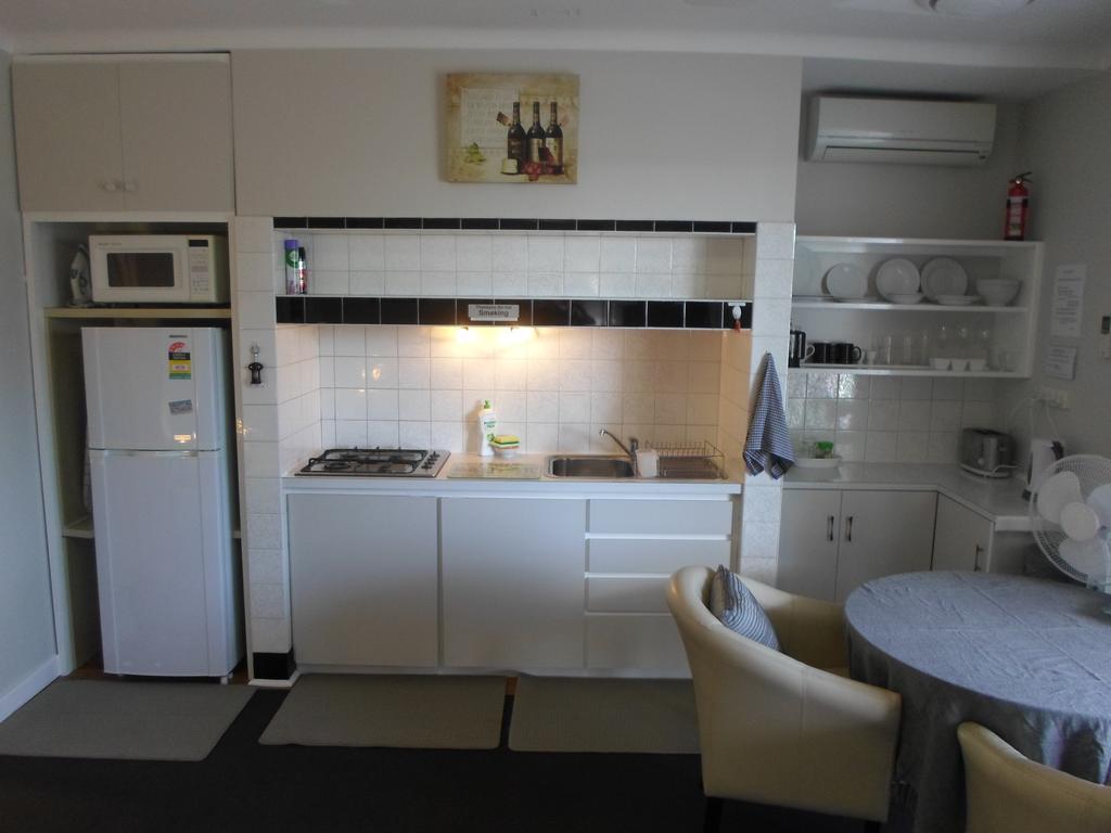 3 Stirling St * Fremantle