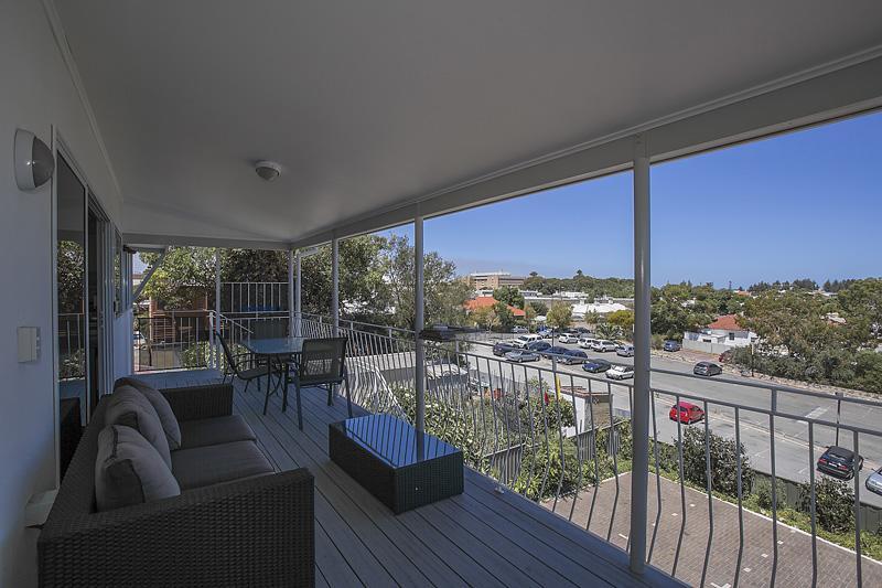 Apartment 3 Stirling St *