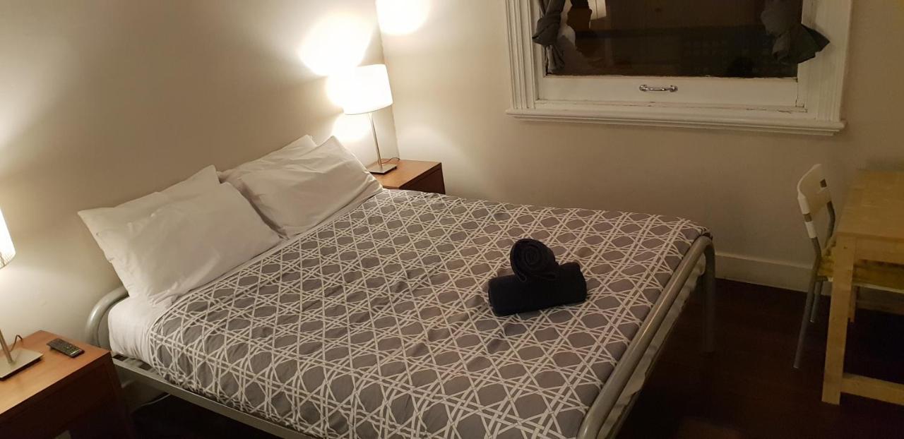Fremantle Hostel *