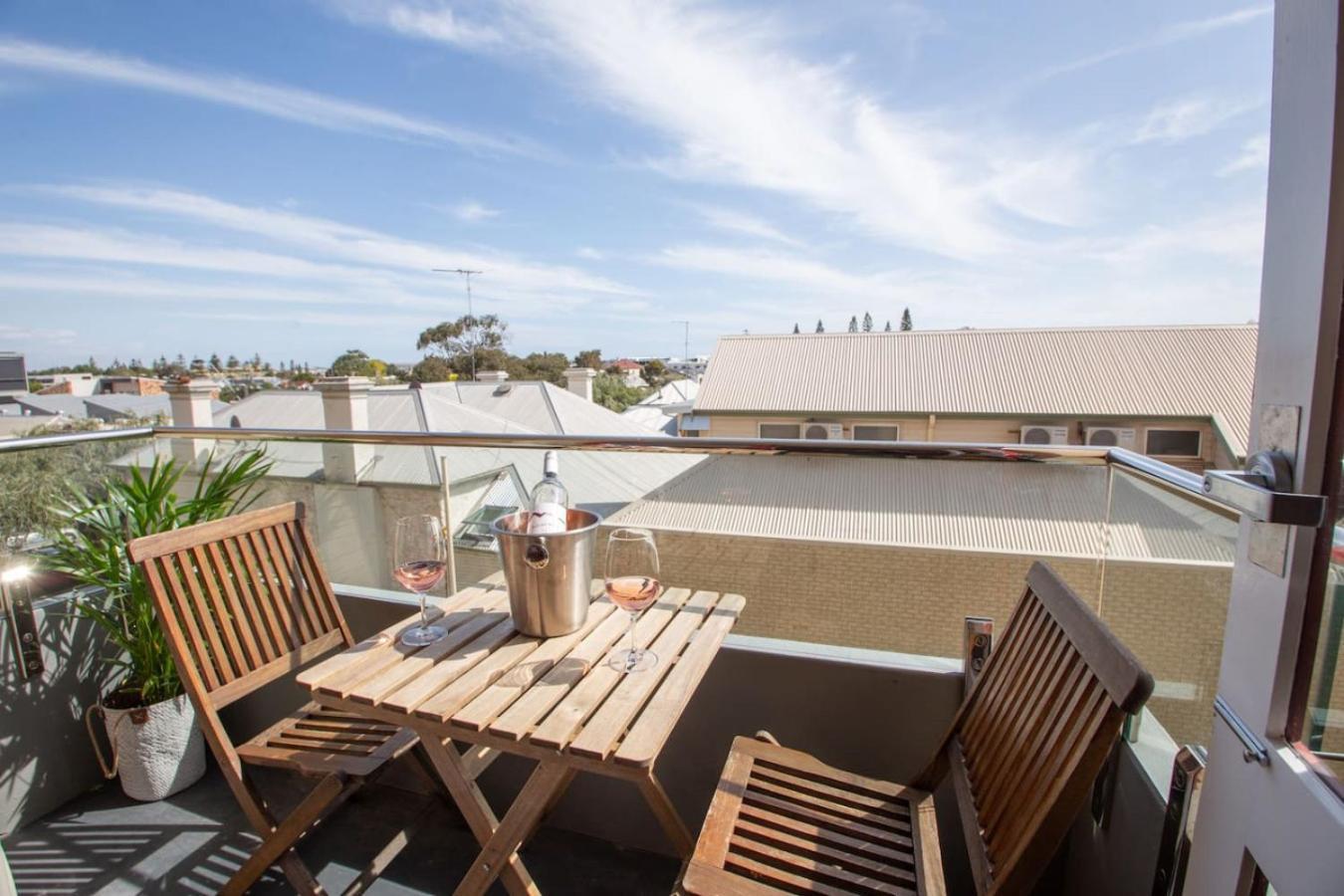 Lifestyle Walk To Markets, Cafe, Bars Apartment *