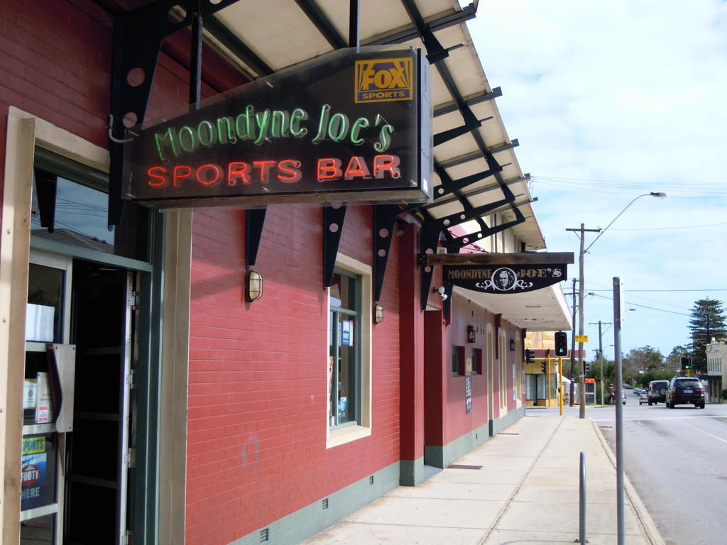 Hotel Moondyne Joe's 2*