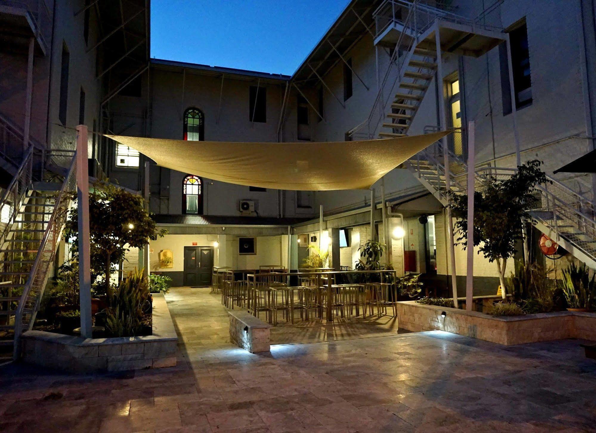 Australia Hotel 2*