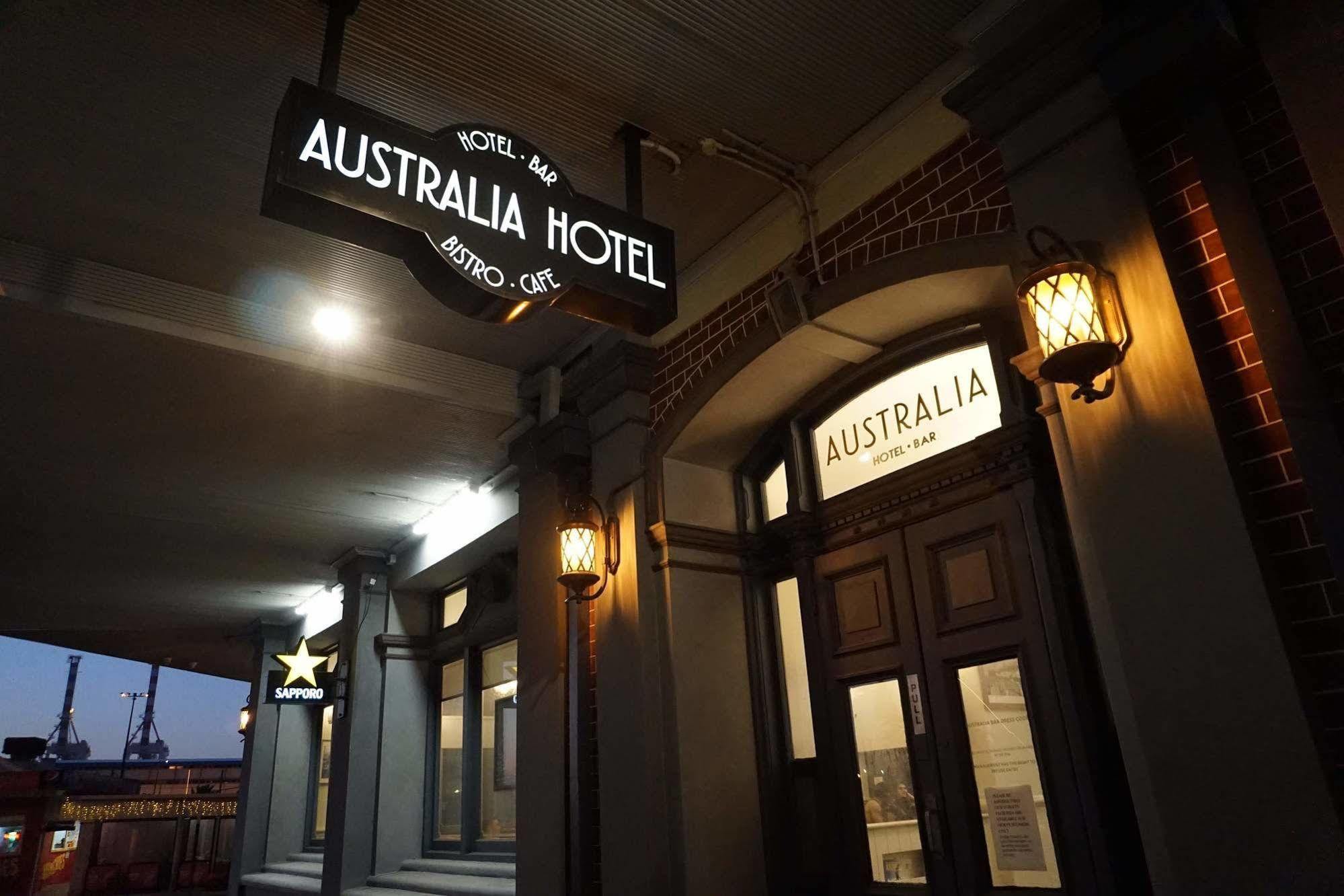 Australia 2*