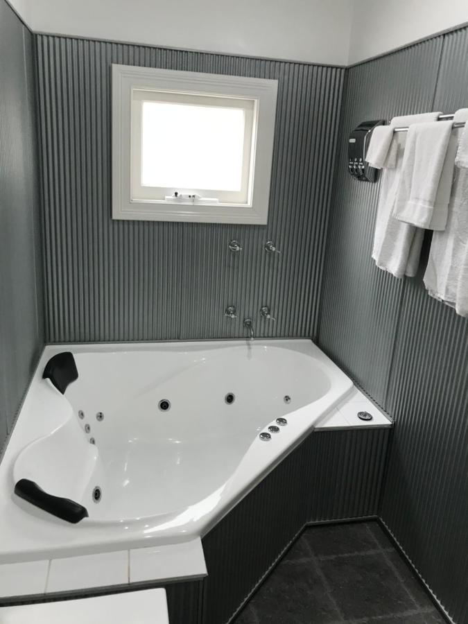 Acomodação com café da manhã  Hamptons 4*